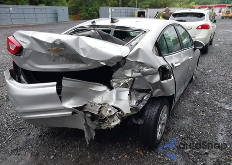 2019 Chevrolet Cruze Ls z USA, uszkodzony, nr VIN 1G1BC5SM8K7126185